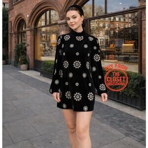 LAST ONE!!! BLOGGER FAVE!!! ZARA Puff Sleeve Mini Dress NWT 🖤